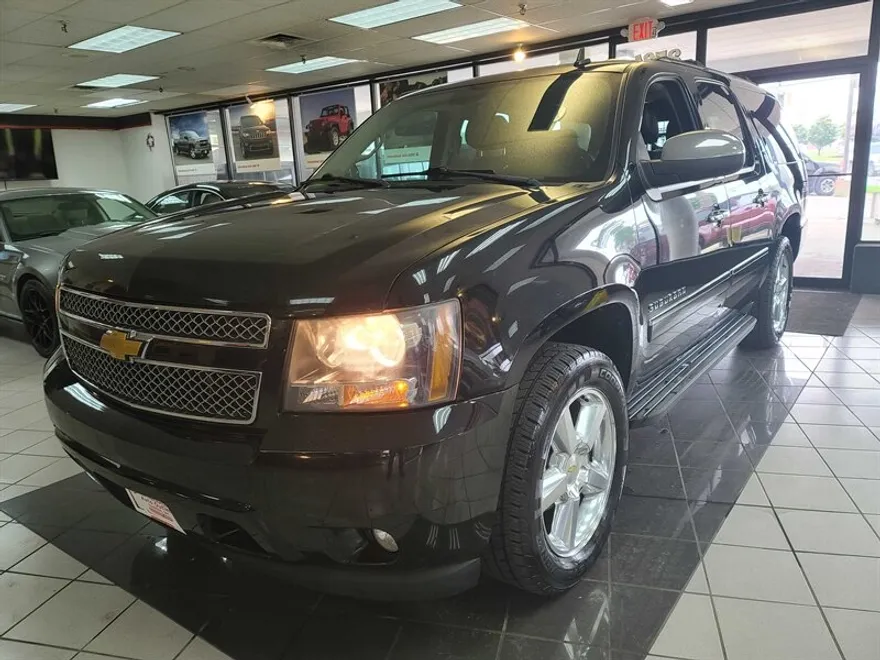 2012 Chevrolet Suburban LTZ photo 1
