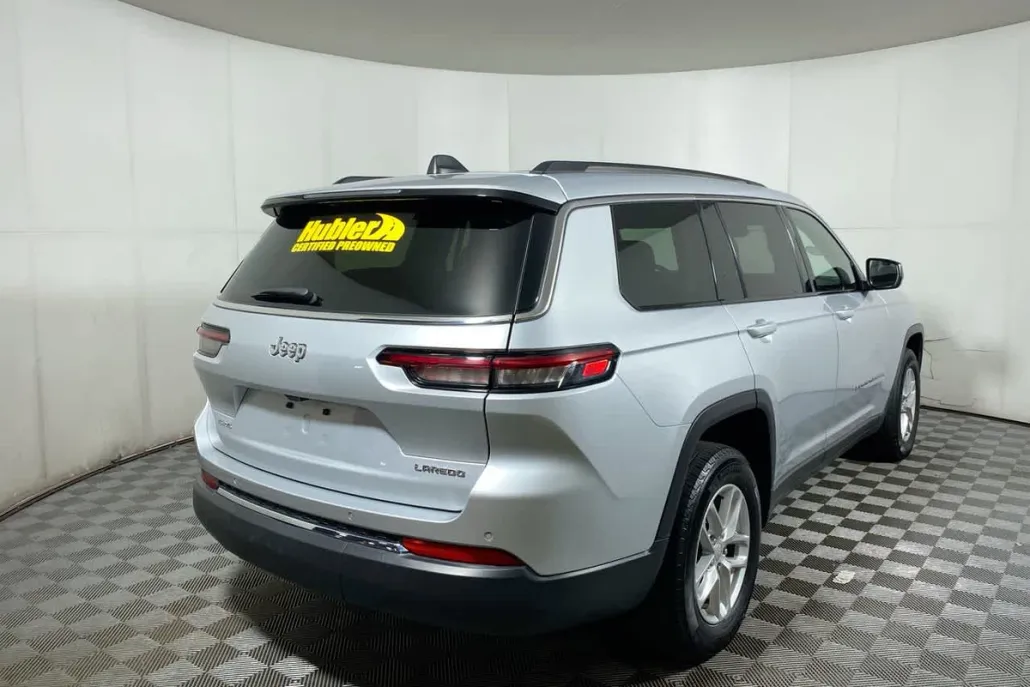 2023 Jeep Grand Cherokee Laredo photo 1