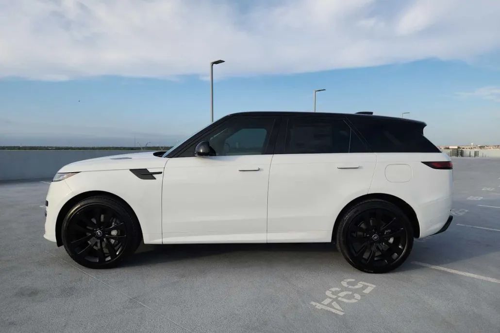 2025 Land Rover Range Rover Sport SE photo 1