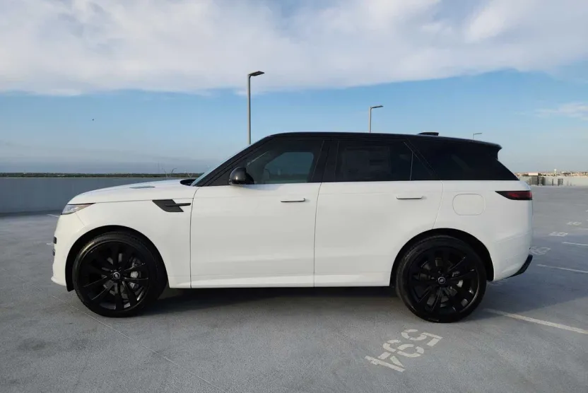 2025 Land Rover Range Rover Sport SE photo 1