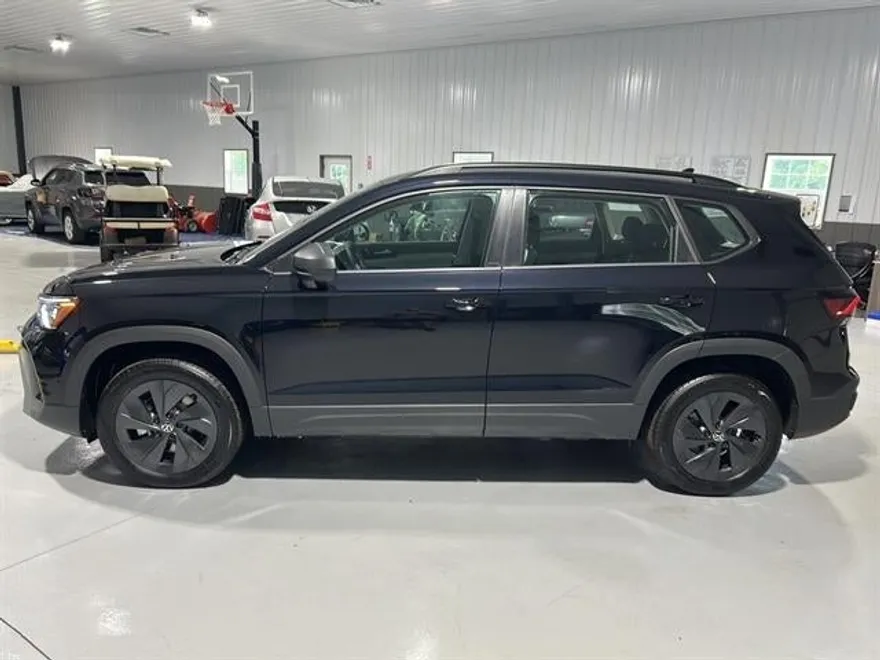 2025 Volkswagen Taos S photo 1