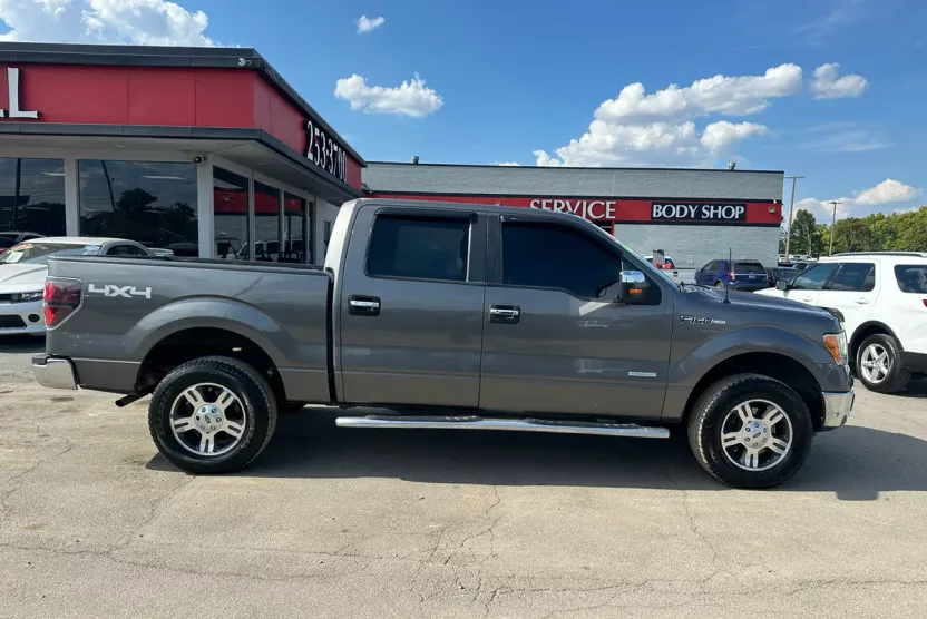 2013 Ford F-150 XLT photo 1