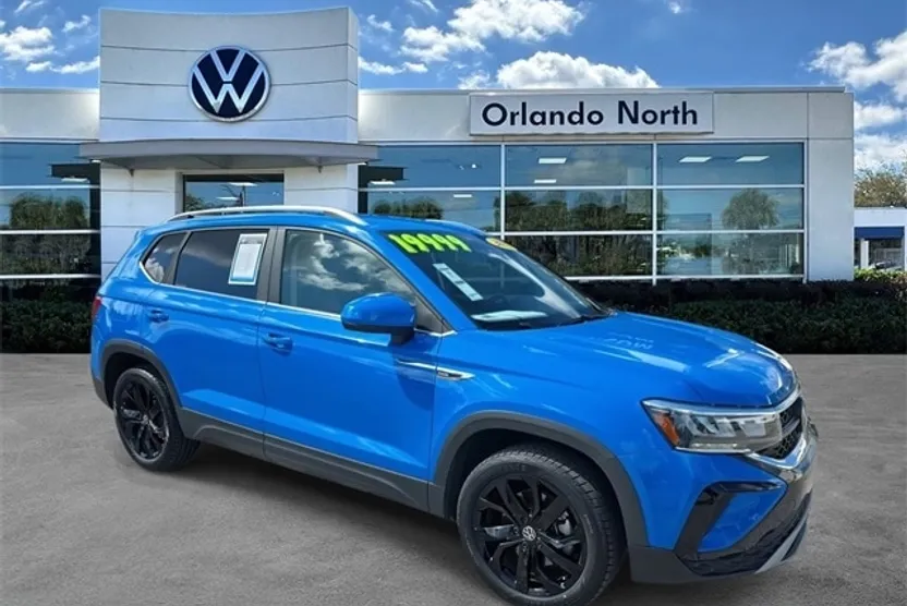 2022 Volkswagen Taos SE photo 1