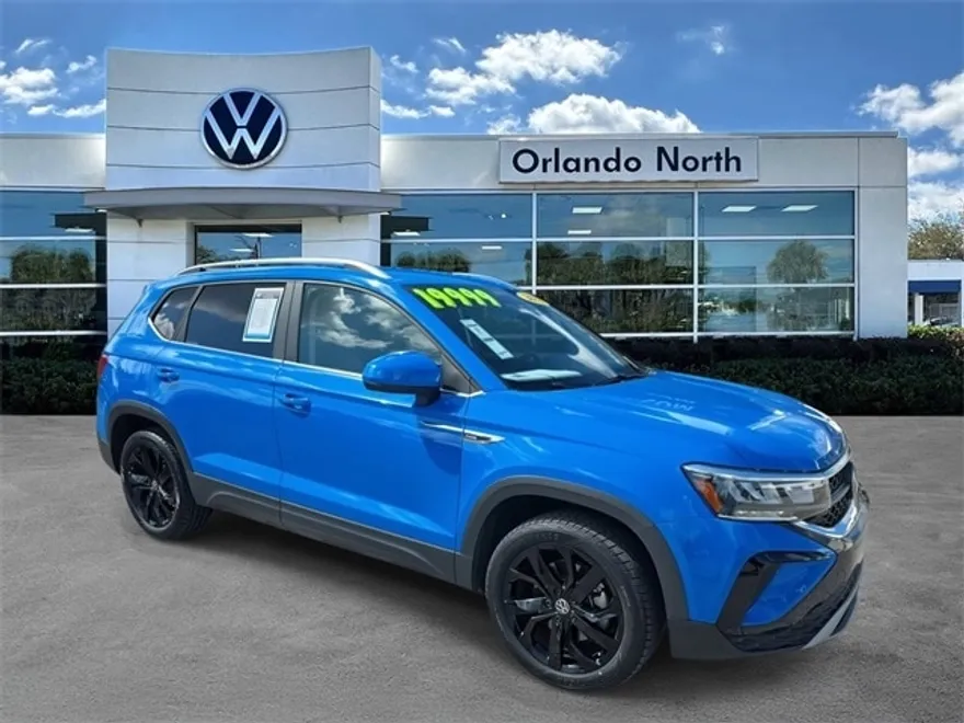 2022 Volkswagen Taos SE photo 1