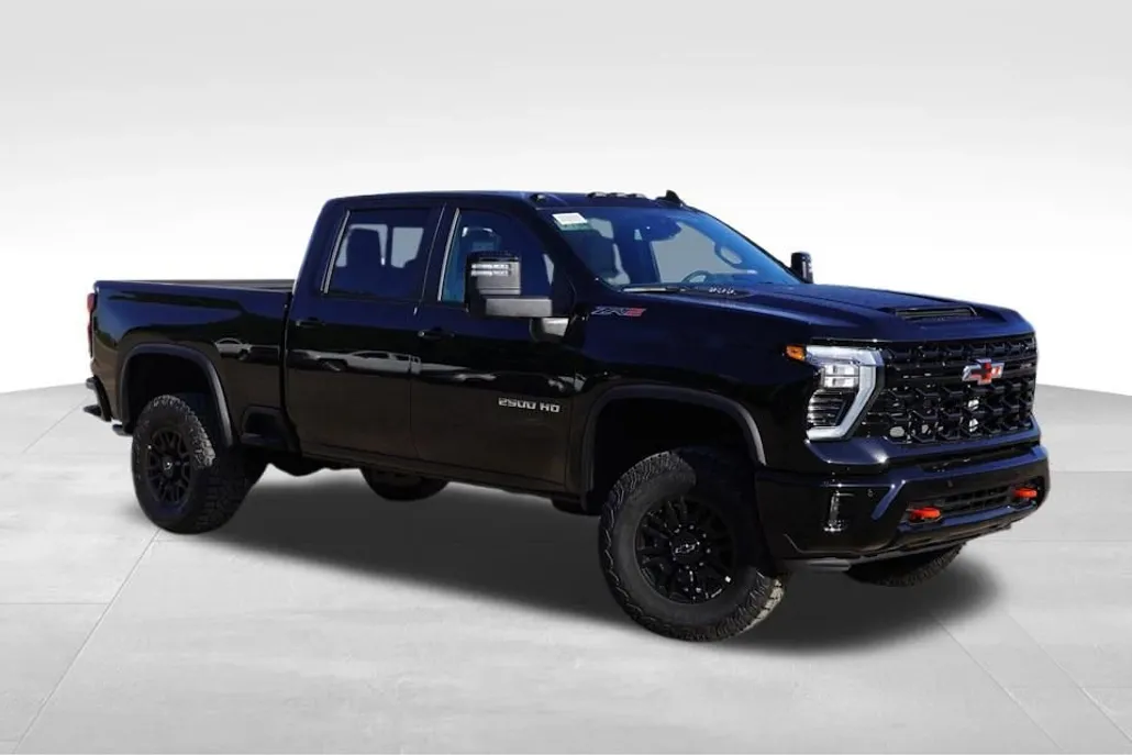 2025 Chevrolet Silverado 2500HD ZR2 photo 1