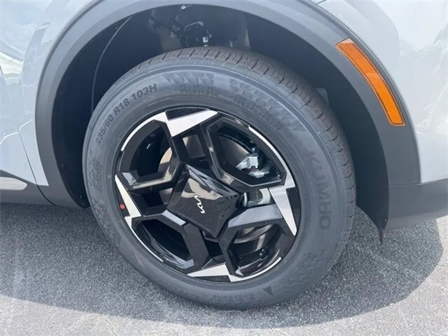 2026 Kia Sportage EX photo 1
