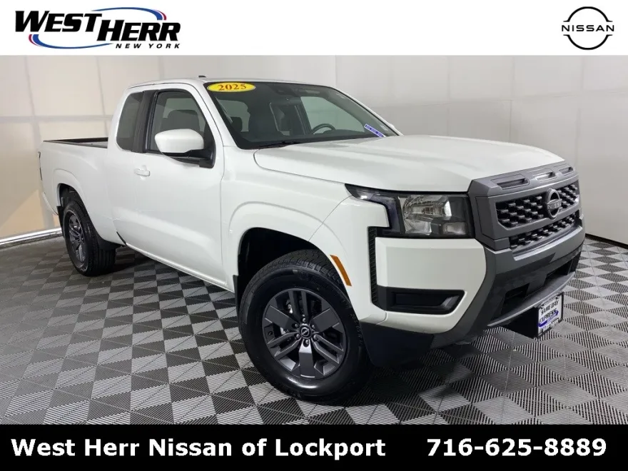 2025 Nissan Frontier SV photo 1