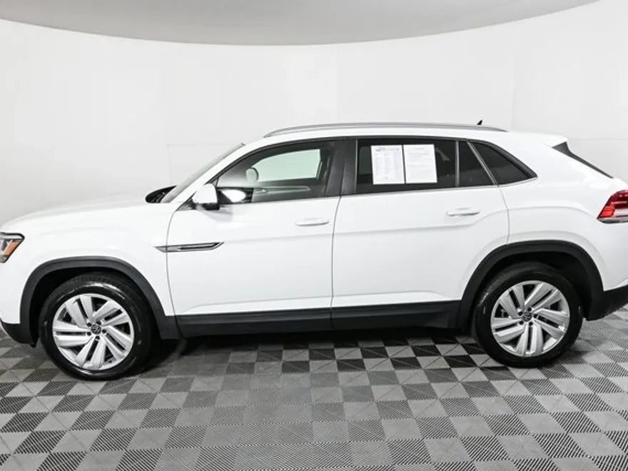 2022 Volkswagen Atlas Cross Sport V6 SE Technology photo 1