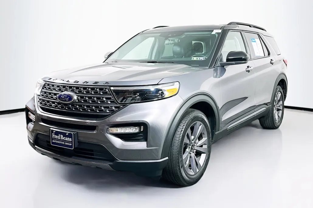 2022 Ford Explorer XLT photo 1
