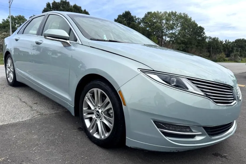 2014 Lincoln MKZ Hybrid photo 1