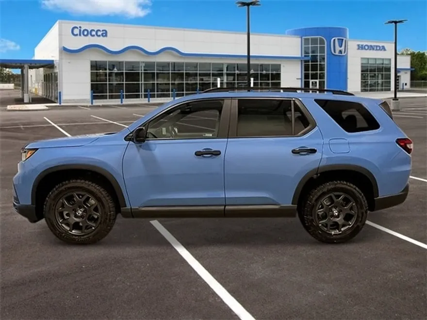 2025 Honda Pilot TrailSport photo 1
