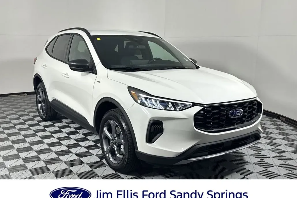 2025 Ford Escape ST-Line photo 1