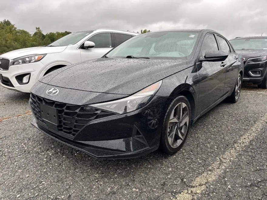 2023 Hyundai Elantra SEL Convenience photo 1