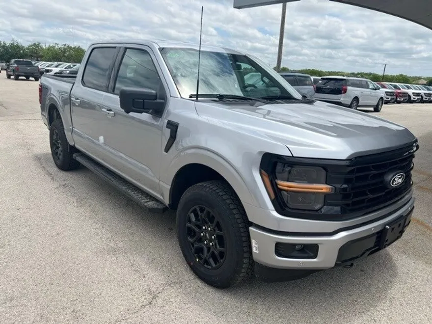 2025 Ford F-150 XLT photo 1