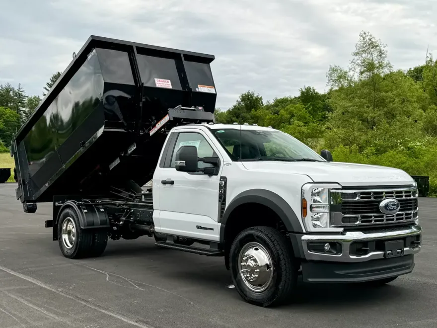 2024 Ford F-600 photo 1