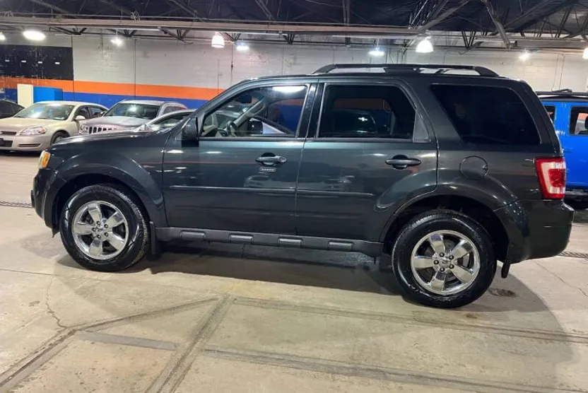 2009 Ford Escape Limited photo 1