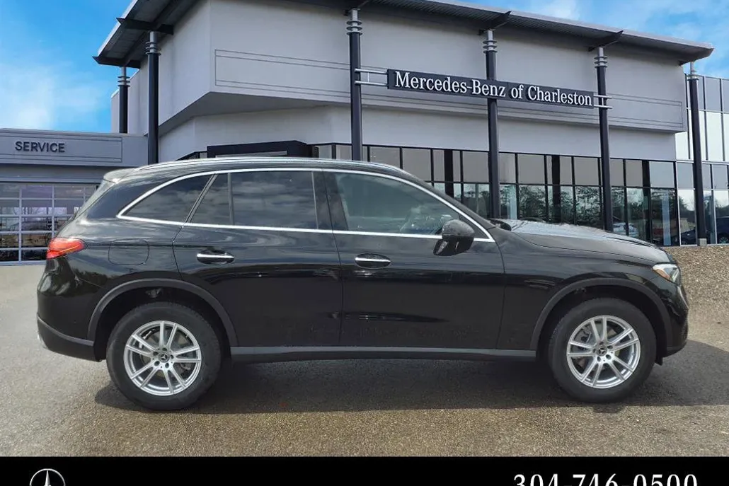 2025 Mercedes Benz GLC 300 4MATIC photo 1