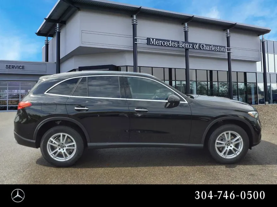 2025 Mercedes Benz GLC 300 4MATIC photo 1