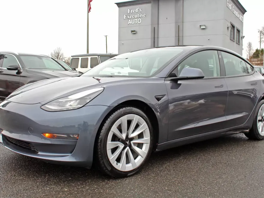 2022 Tesla Model 3 Long Range photo 1