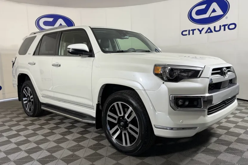 2022 Toyota 4Runner Limited photo 1