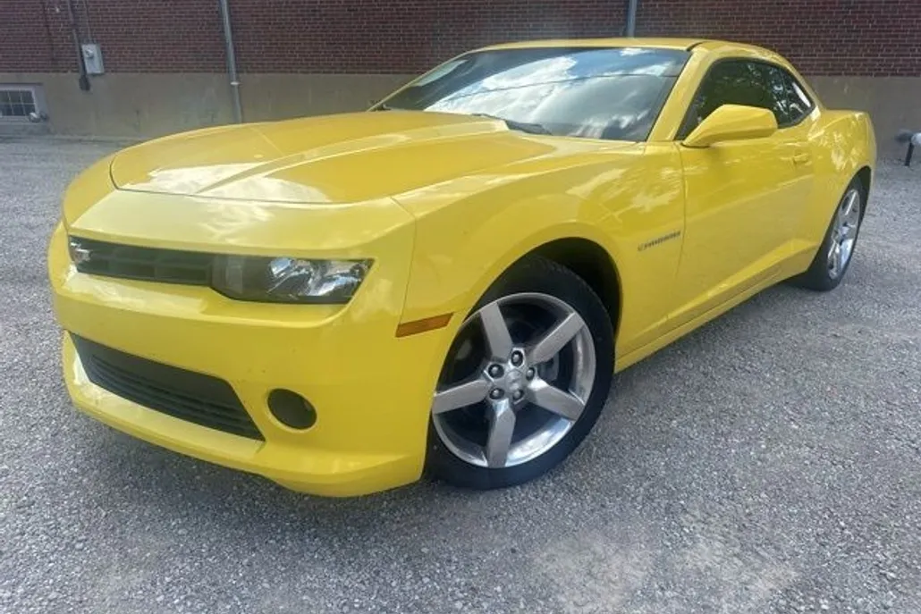 2015 Chevrolet Camaro 1LT photo 1