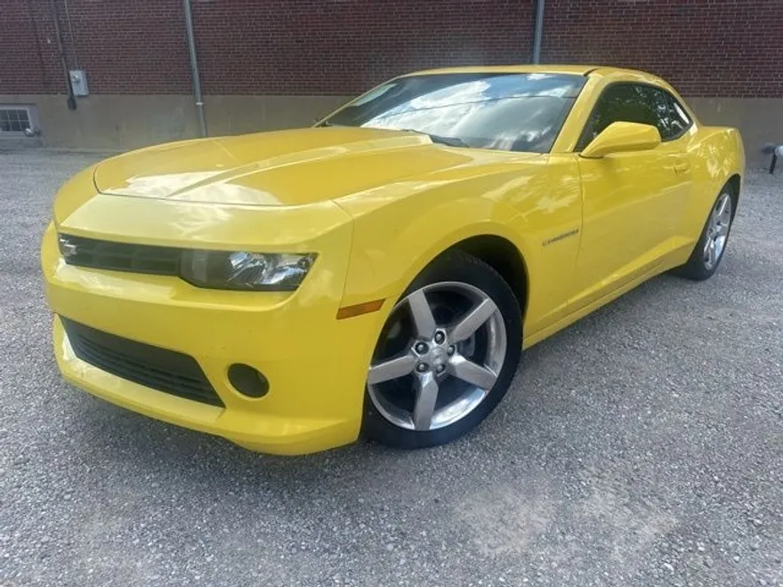2015 Chevrolet Camaro 1LT photo 1