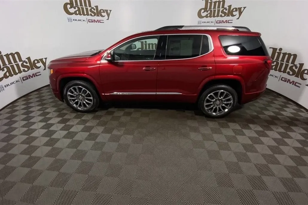 2023 Gmc Acadia Denali photo 1