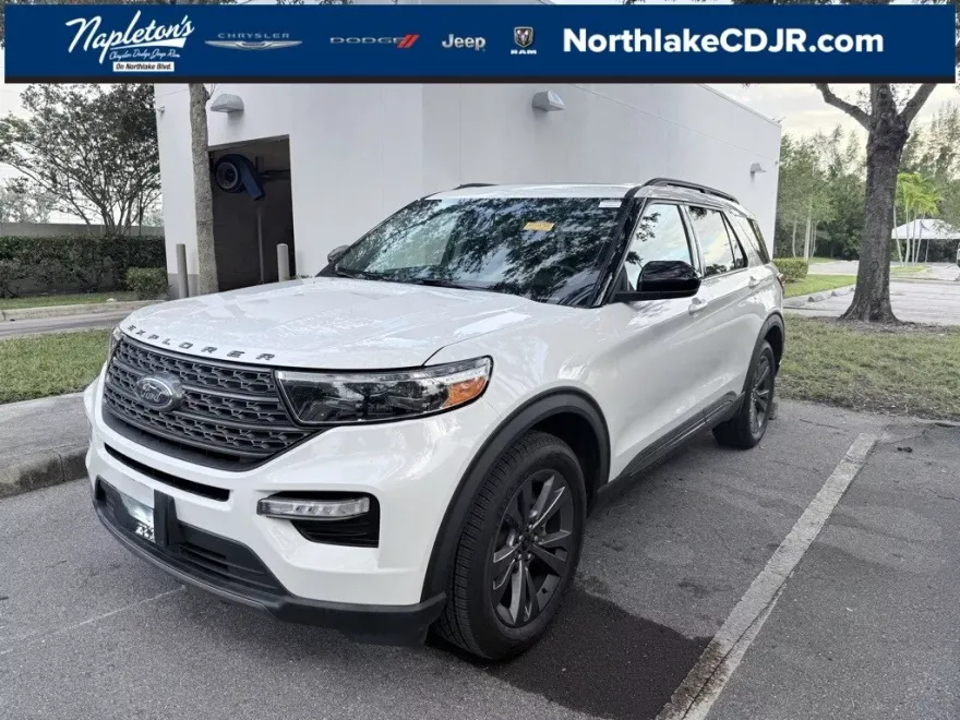 2022 Ford Explorer XLT photo 1