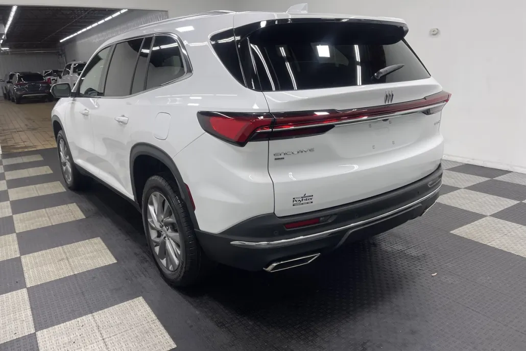 2025 Buick Enclave Preferred photo 1