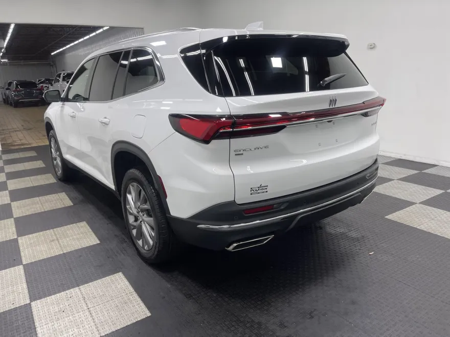 2025 Buick Enclave Preferred photo 1