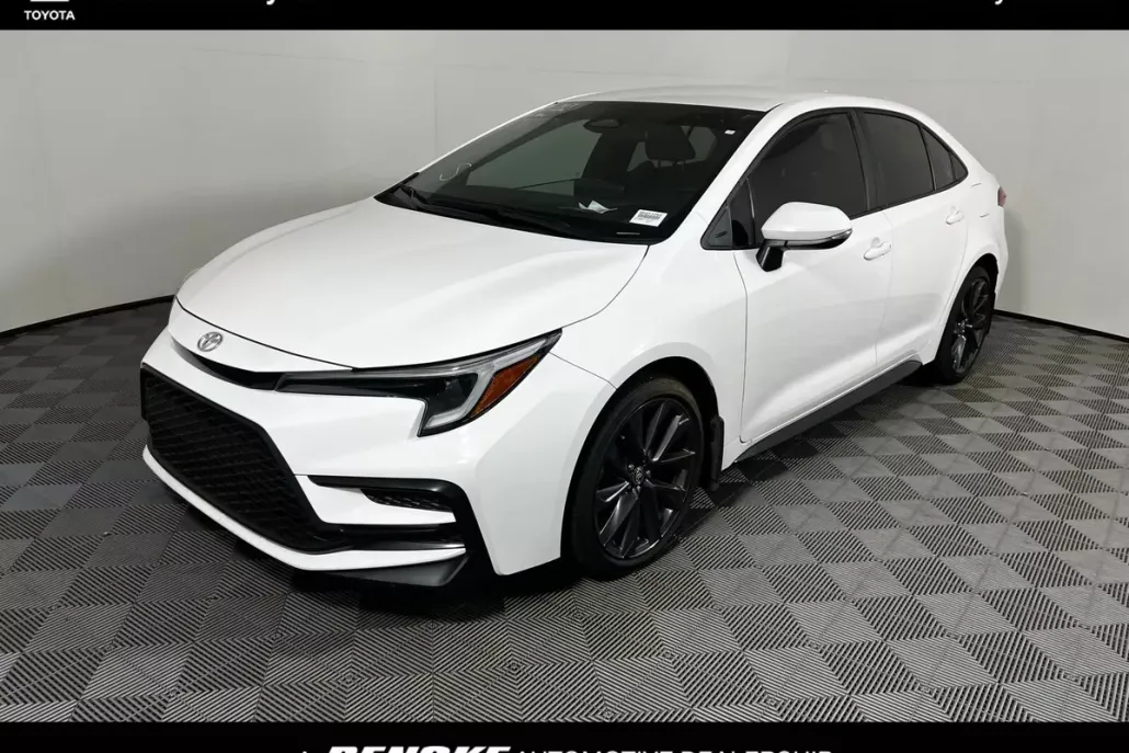 2025 Toyota Corolla SE photo 1