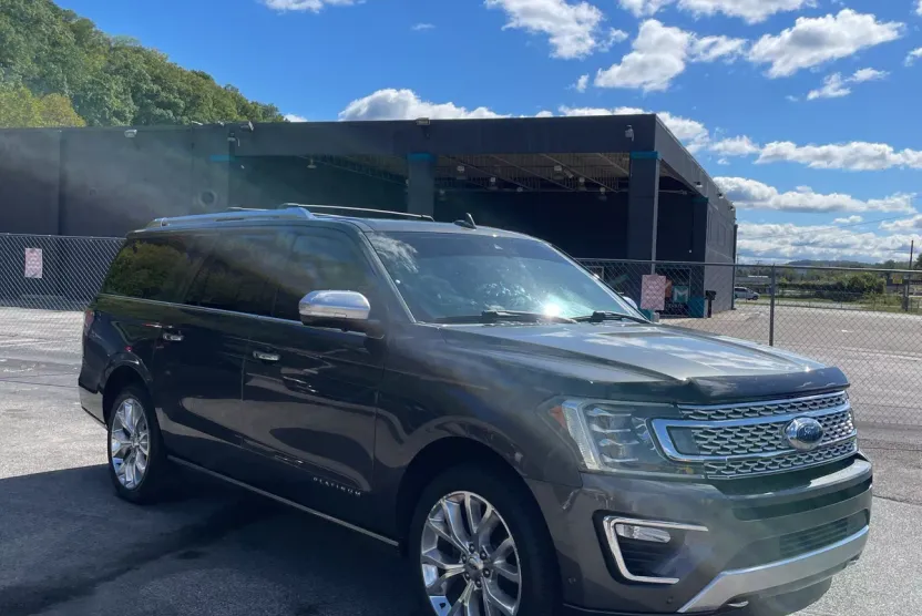 2018 Ford Expedition MAX Platinum photo 1