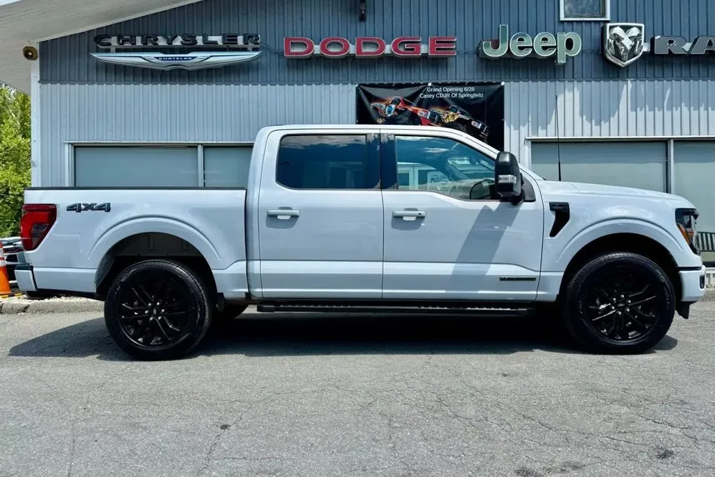 2025 Ford F-150 XLT photo 1
