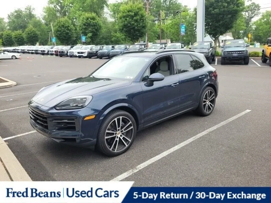 2024 Porsche Cayenne Base photo 1