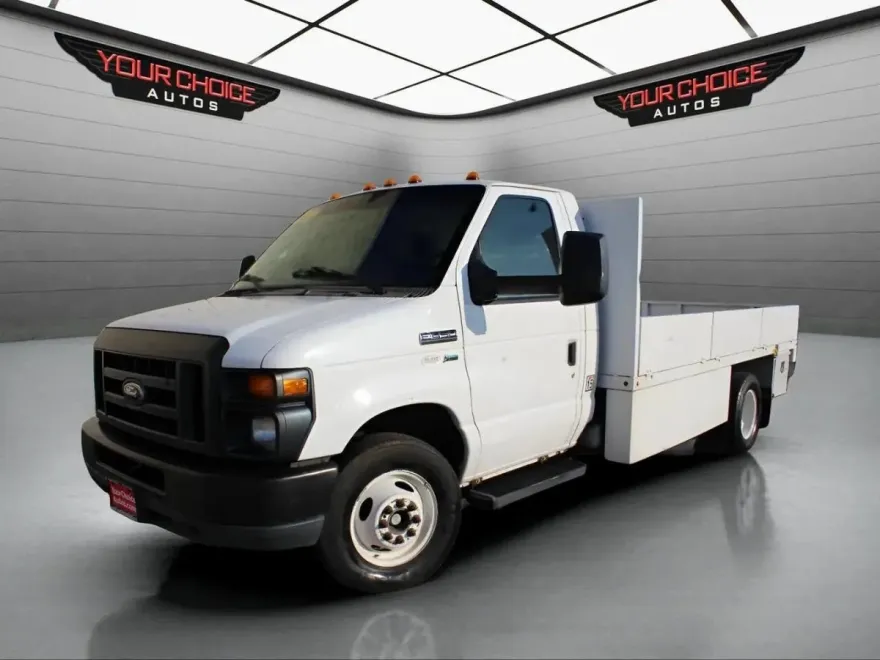 2011 Ford E-450 photo 1