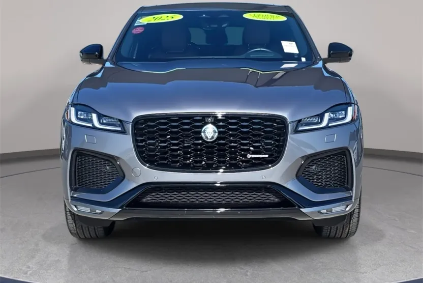 2025 Jaguar F-PACE P400 R-Dynamic S photo 1