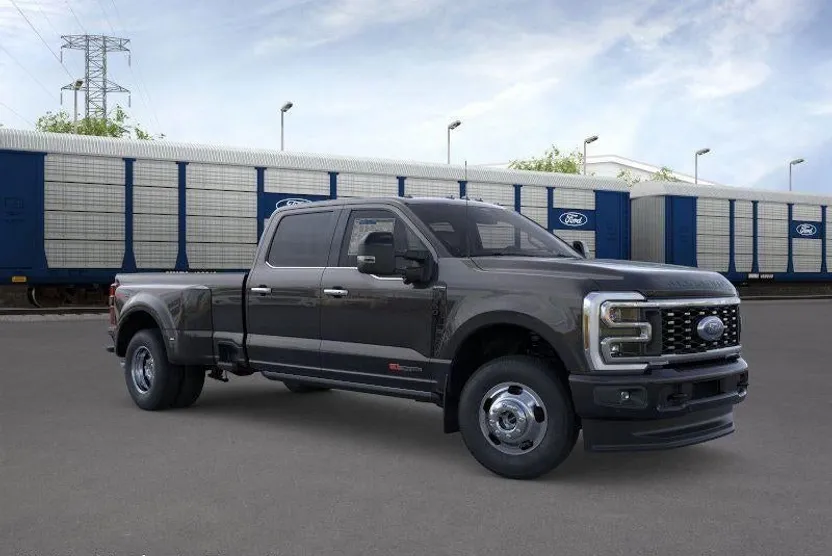 2026 Ford F-350 Platinum photo 1