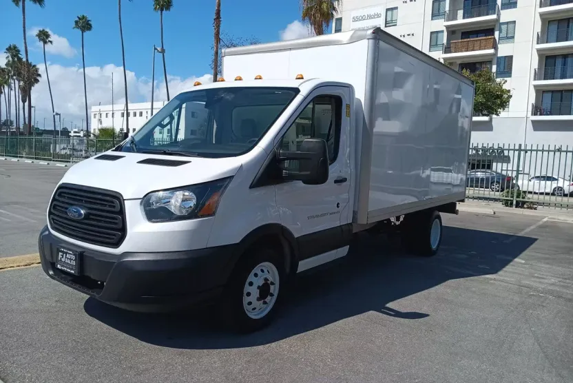 2019 Ford Transit Cab Chassis photo 1