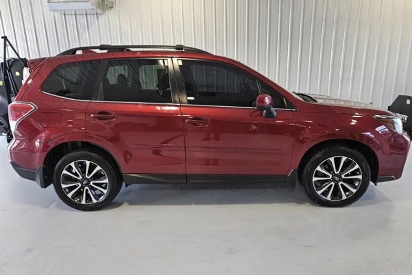 2018 Subaru Forester Premium photo 1