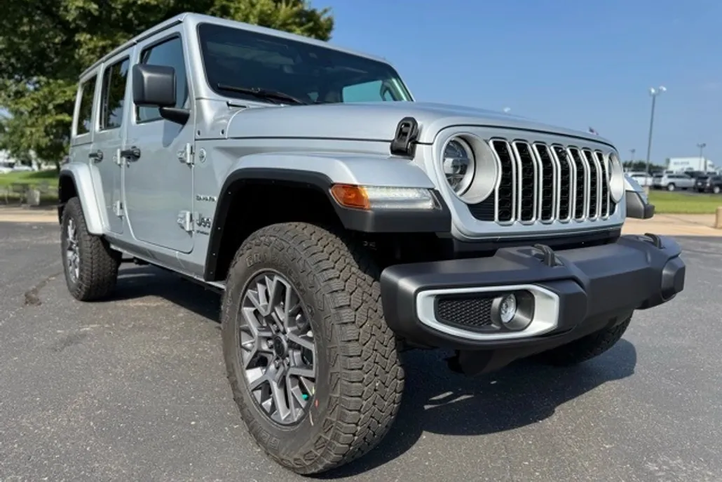 2024 Jeep Wrangler Sahara photo 1