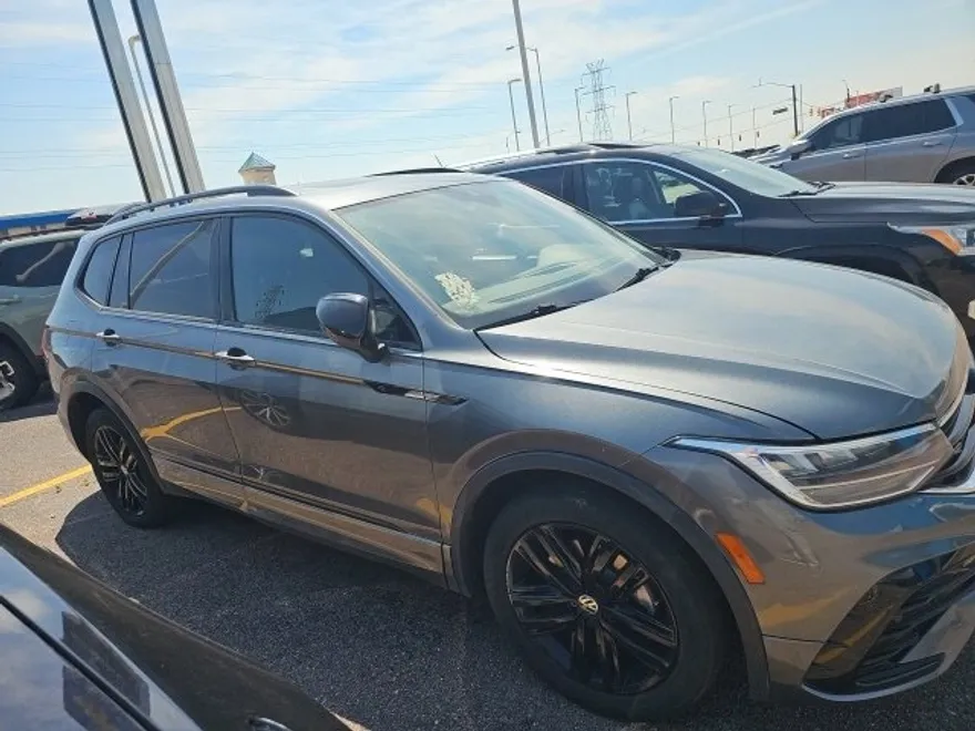 2022 Volkswagen Tiguan SE R-Line Black photo 1
