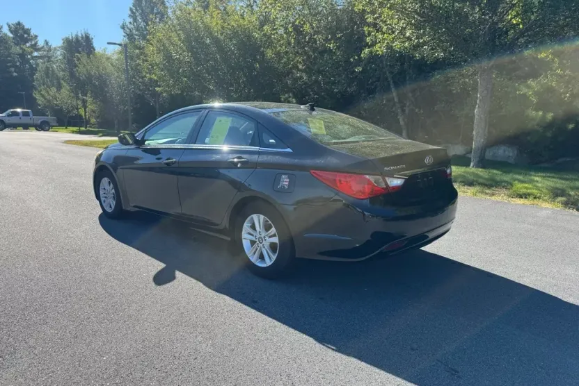 2013 Hyundai Sonata GLS photo 1