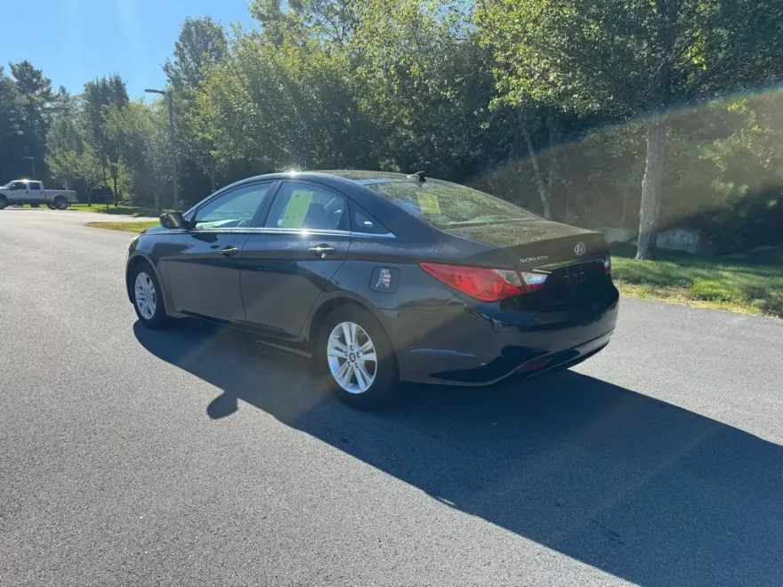 2013 Hyundai Sonata GLS photo 1