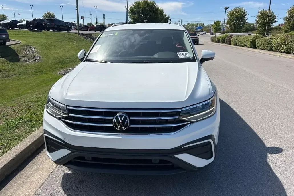 2024 Volkswagen Tiguan SE Wolfsburg Edition photo 1