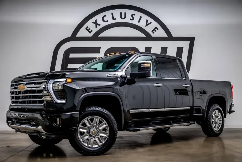 2025 Chevrolet Silverado 2500HD High Country photo 1