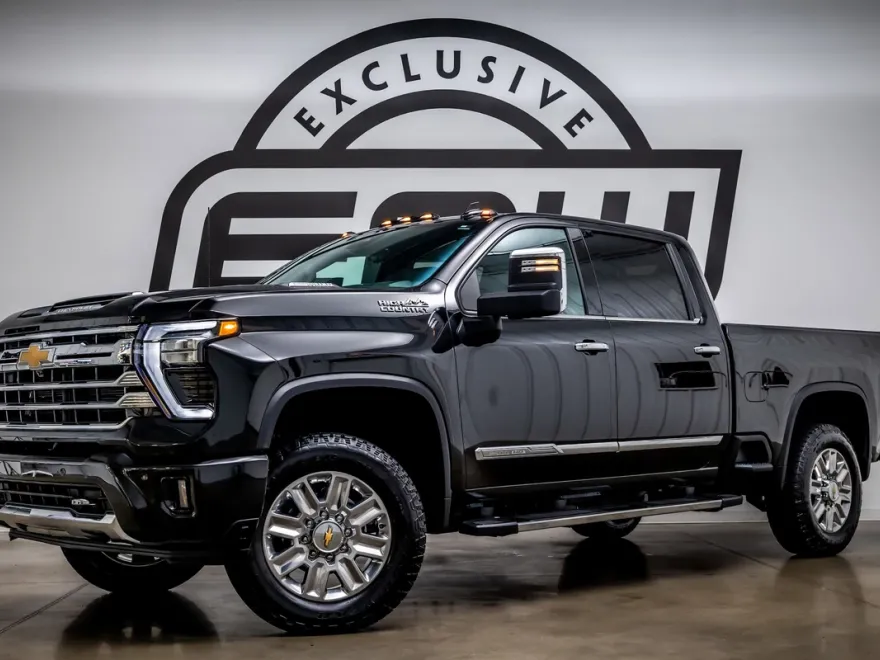 2025 Chevrolet Silverado 2500HD High Country photo 1