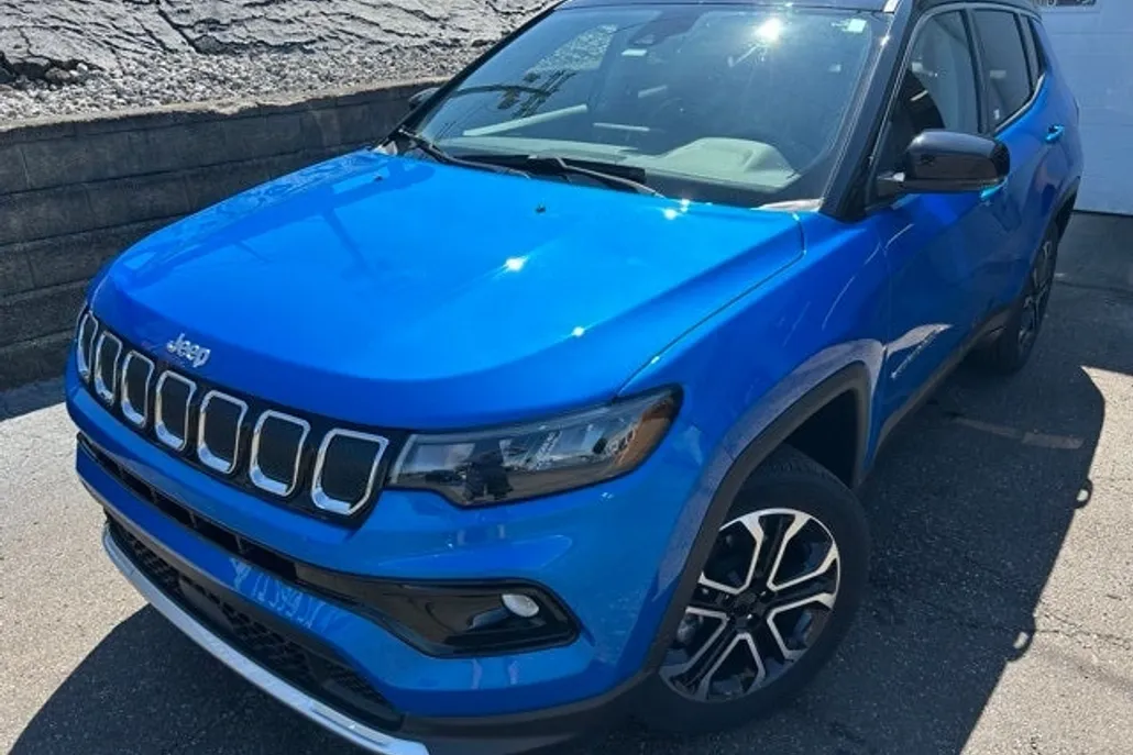 2022 Jeep Compass Limited photo 1