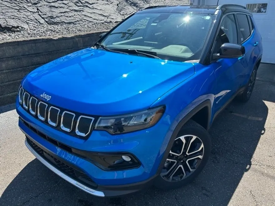 2022 Jeep Compass Limited photo 1