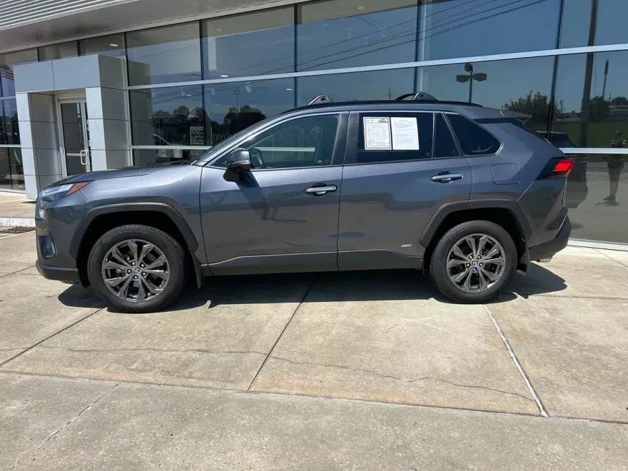 2023 Toyota RAV4 Hybrid Limited photo 1
