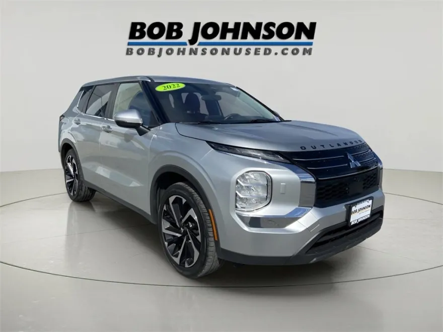 2022 Mitsubishi Outlander ES photo 1